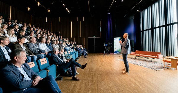 Dagverslag Finance Ideas Talks 2025: Waar pioniers samenwerken, ontstaat vernieuwing in Wonen en zorg