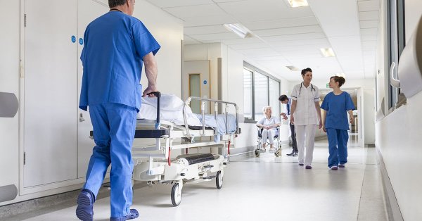 Zorginstellingen financieel sterker, maar personeel blijft knelpunt